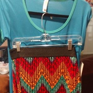 Lularoe shirt and skirt